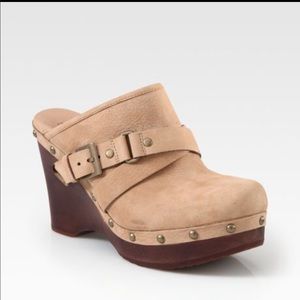 Womans Natural Studded Swede buckle clog